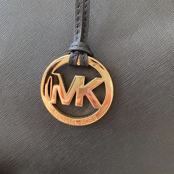 MICHAEL KORS Cindy Large Leather Dome Satchel - Picture 6 of 16